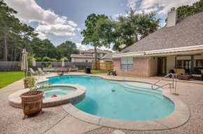 Montgomery Home Yard, Heated Pool, and Hot Tub!